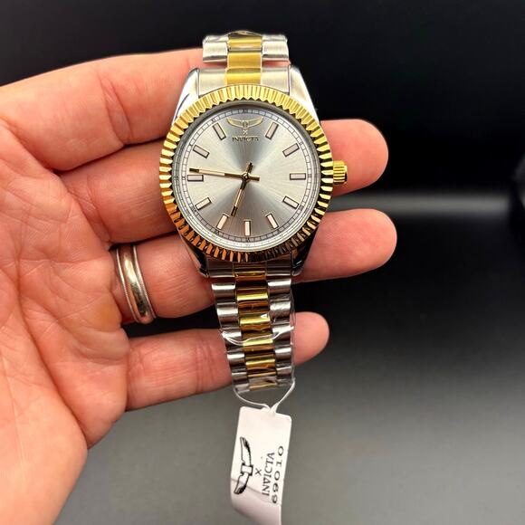 Invicta 69010 Mens Two-Tone Stainless Steel Watch Silver Dial NIBWT - Picture 7 of 17